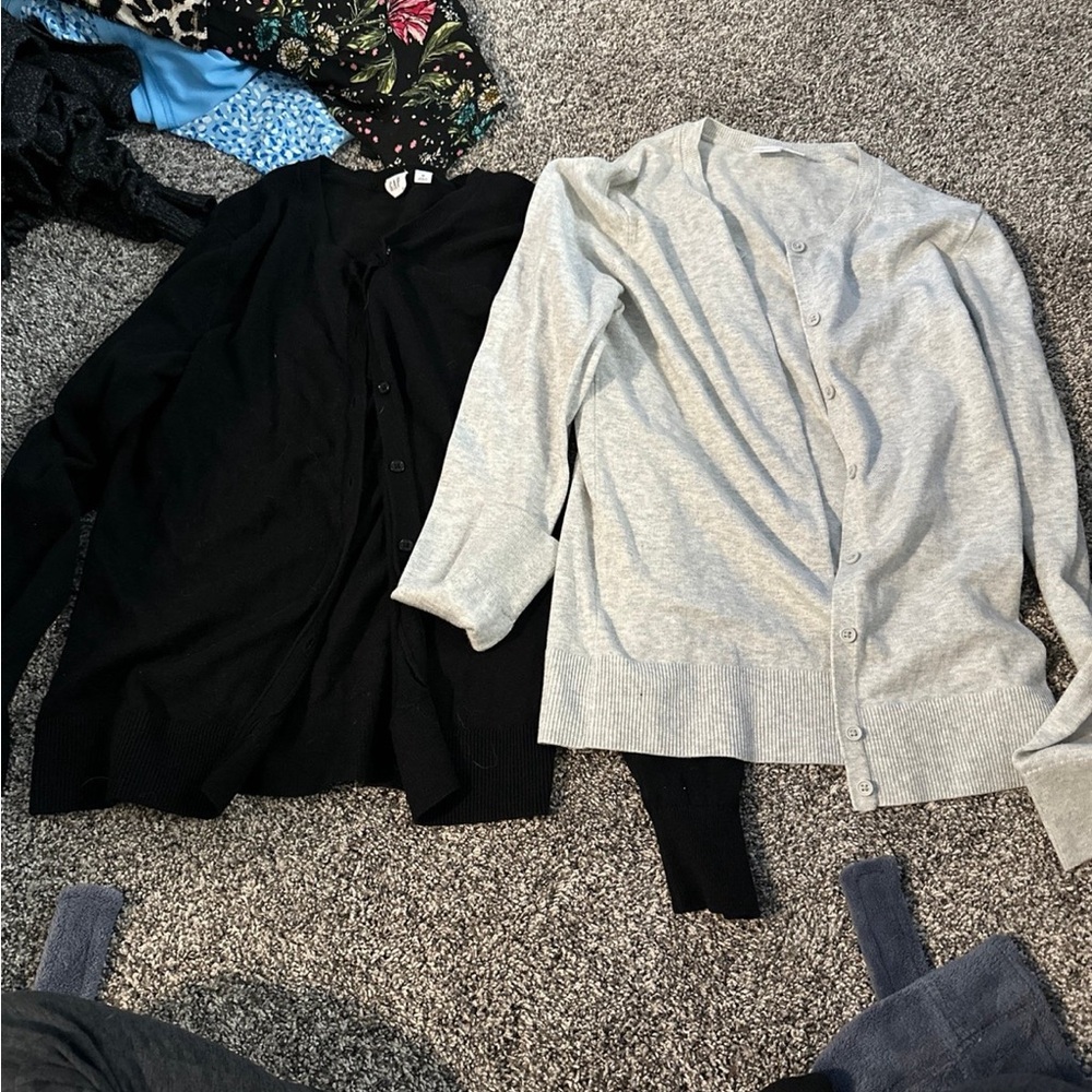 Women’s Gap Cardigans Size Medium - image 1